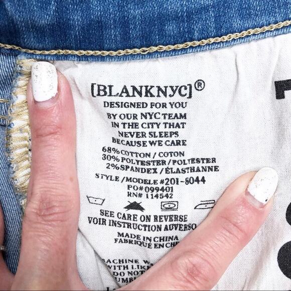NWT BLANKNYC Denim Puppy Love Denim Wedge Shorts Size 24 - Picture 11 of 14